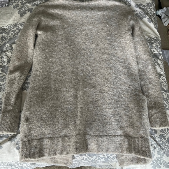 Wilfred free sweater. In a brown oak colour. - Picture 2 of 3